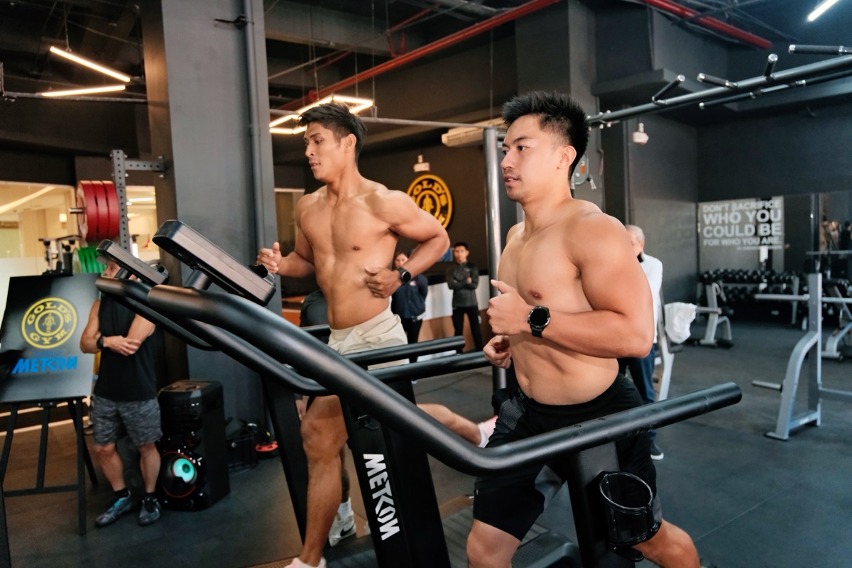 GRIN Method Coaches Mauro Lumba and Tinoy Borromeo doing the 300m Run of the H-700 challenge at Gold's Gym × Metcon
